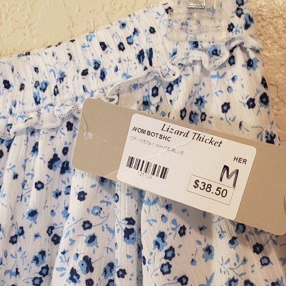 Love You Bunches White Blue Floral Ruffle Shorts Size Medium - Picture 5 of 11